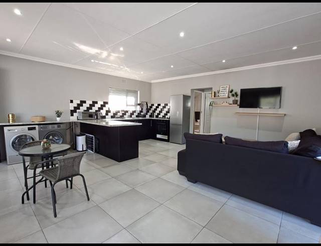1 BEDROOM HOUSE FOR SALE IN KLEINKRANTZ